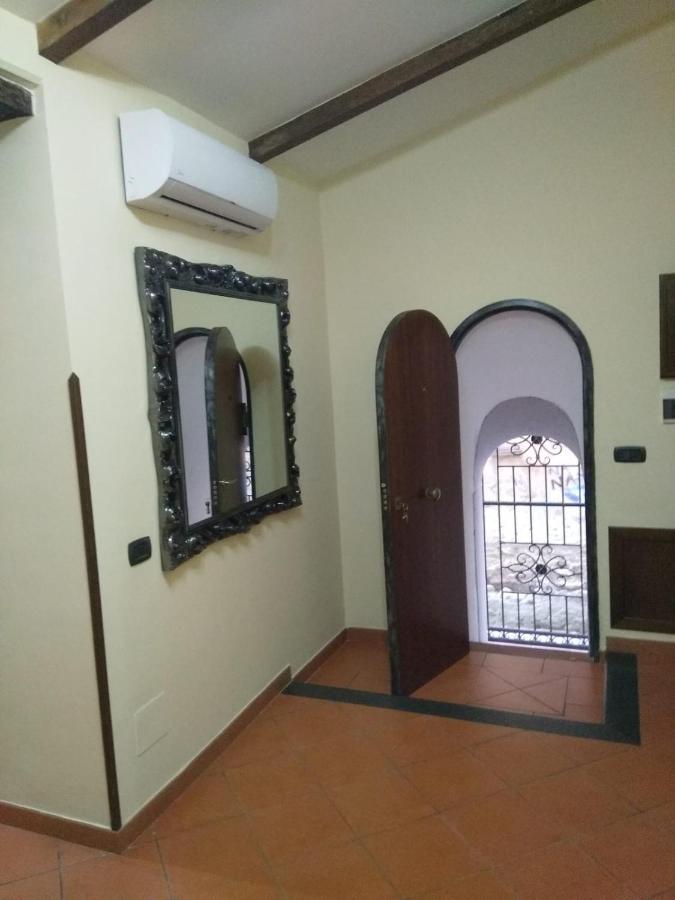 Home In Love: Vicoletto Dei Presepi Неаполь Экстерьер фото