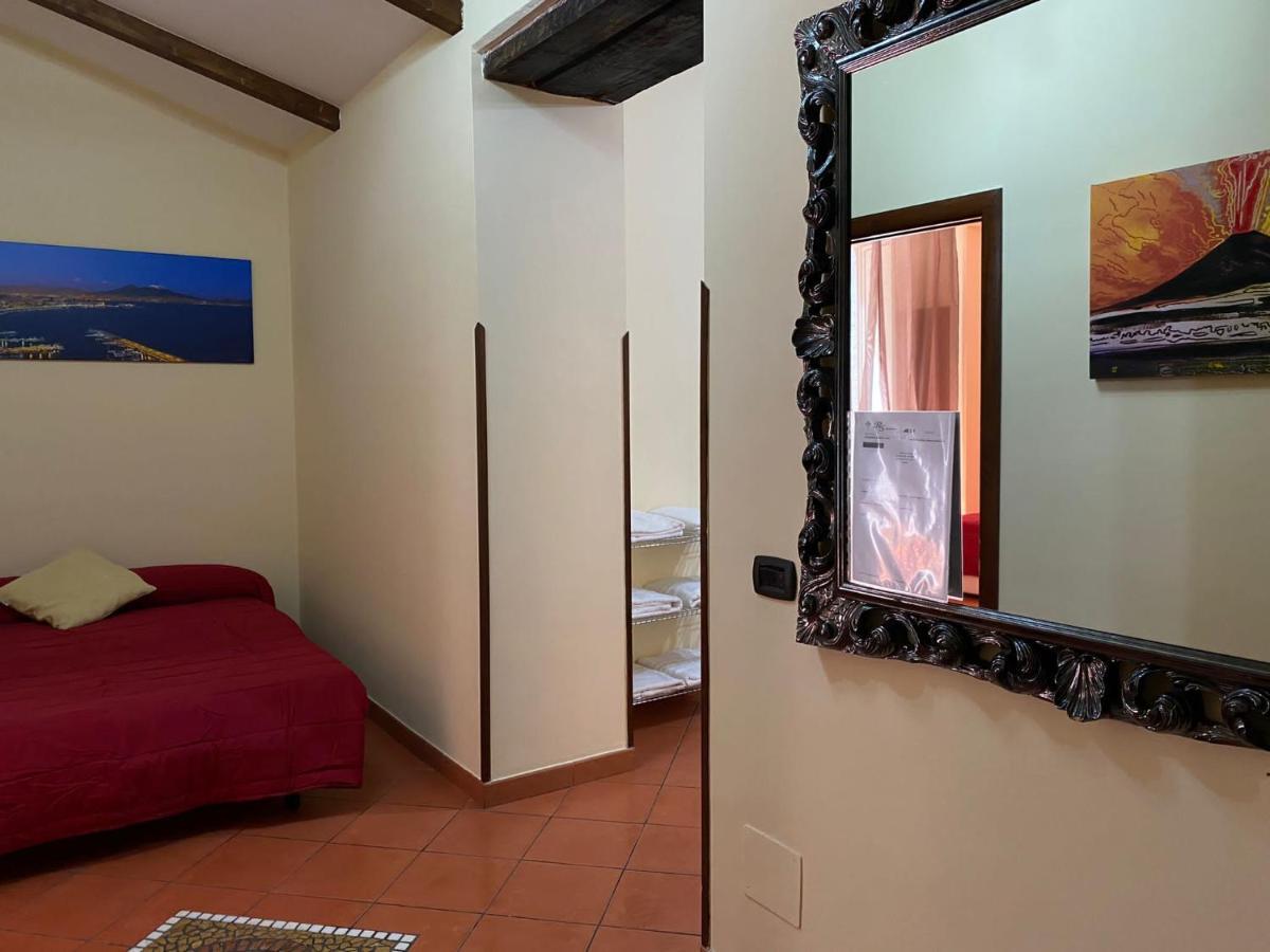 Home In Love: Vicoletto Dei Presepi Неаполь Экстерьер фото