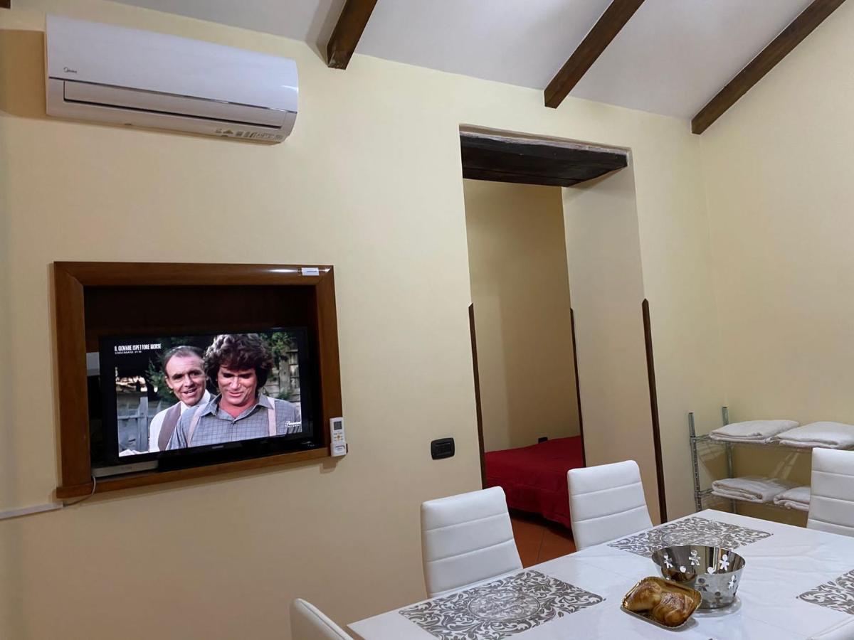 Home In Love: Vicoletto Dei Presepi Неаполь Экстерьер фото